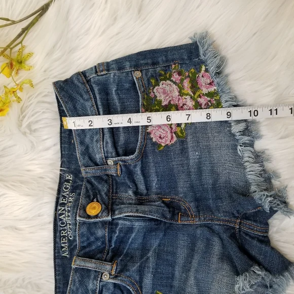 AMERICAN EAGLE Blue Shorts With Flowers Stretch SIZE 4. - Picture 12 of 16